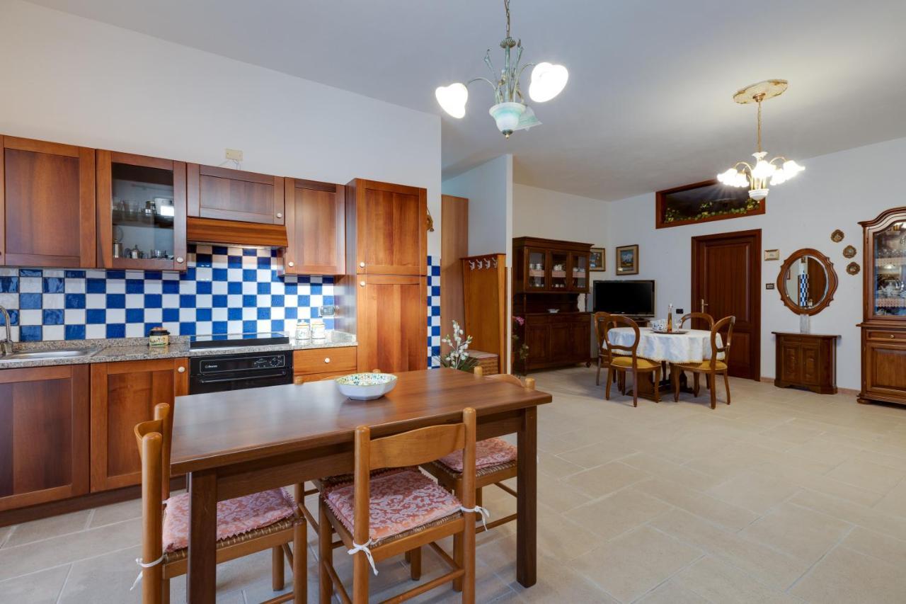 Casa Vacanze Maria 博萨 外观 照片