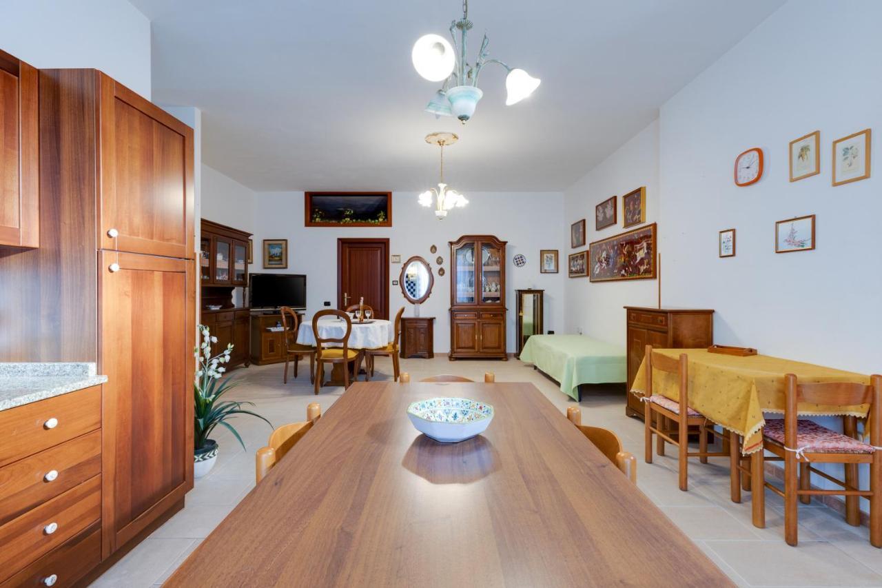 Casa Vacanze Maria 博萨 外观 照片