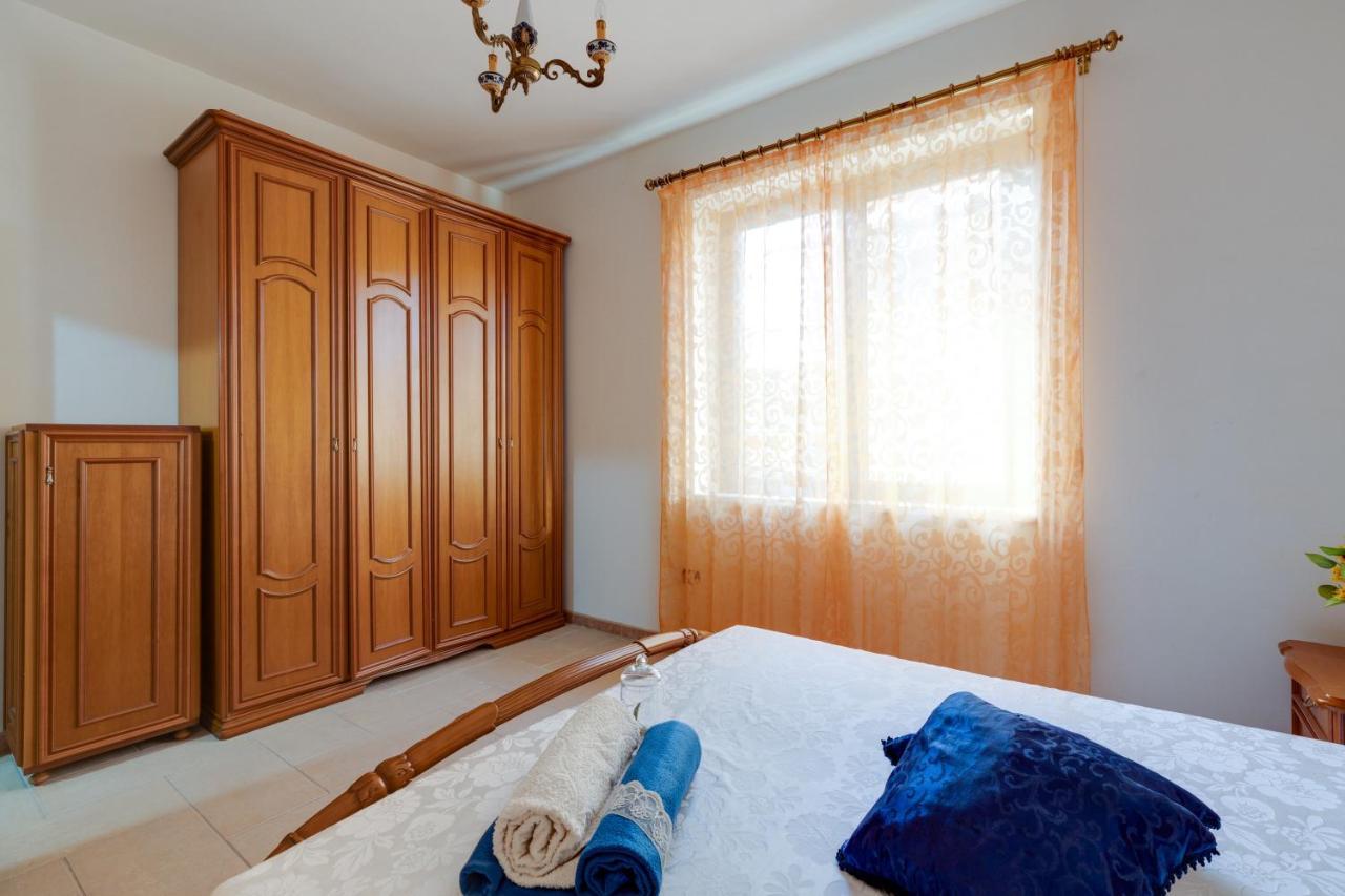 Casa Vacanze Maria 博萨 外观 照片
