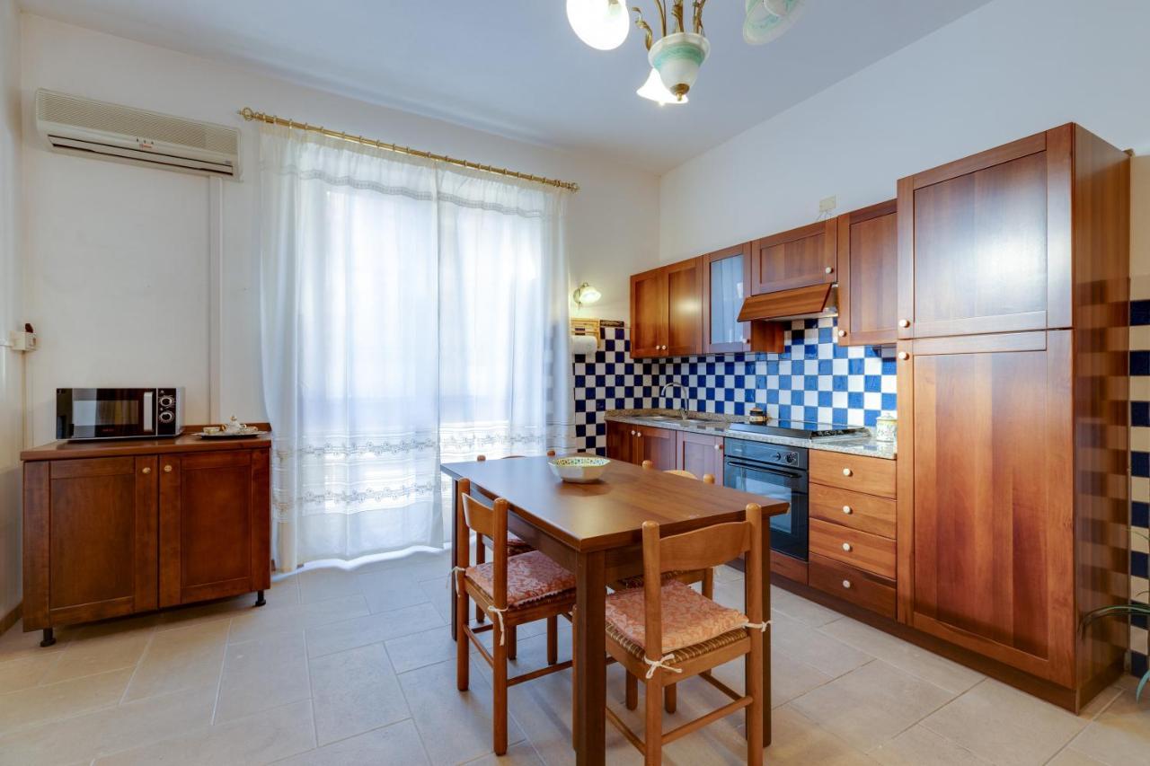 Casa Vacanze Maria 博萨 外观 照片
