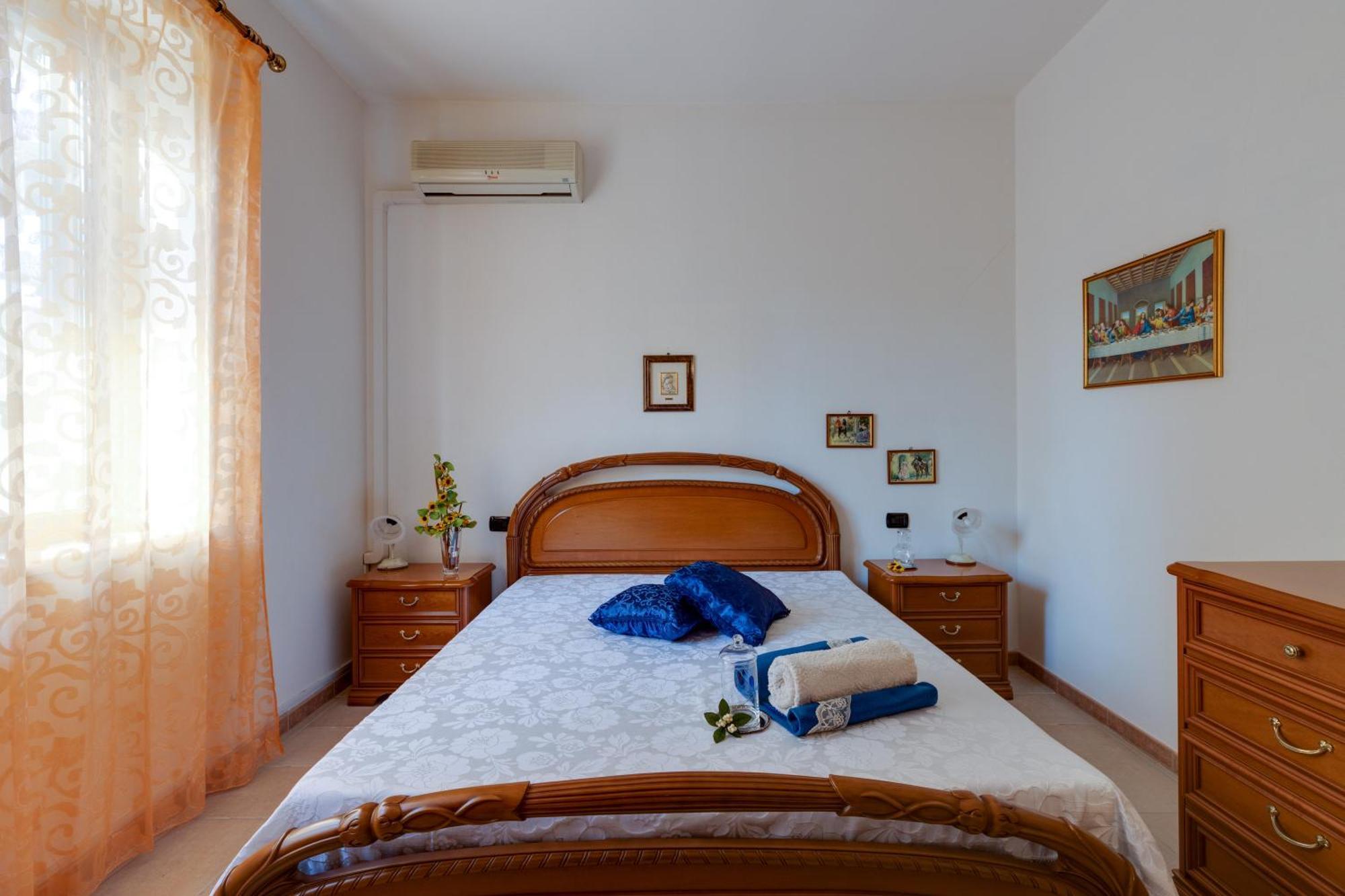 Casa Vacanze Maria 博萨 外观 照片